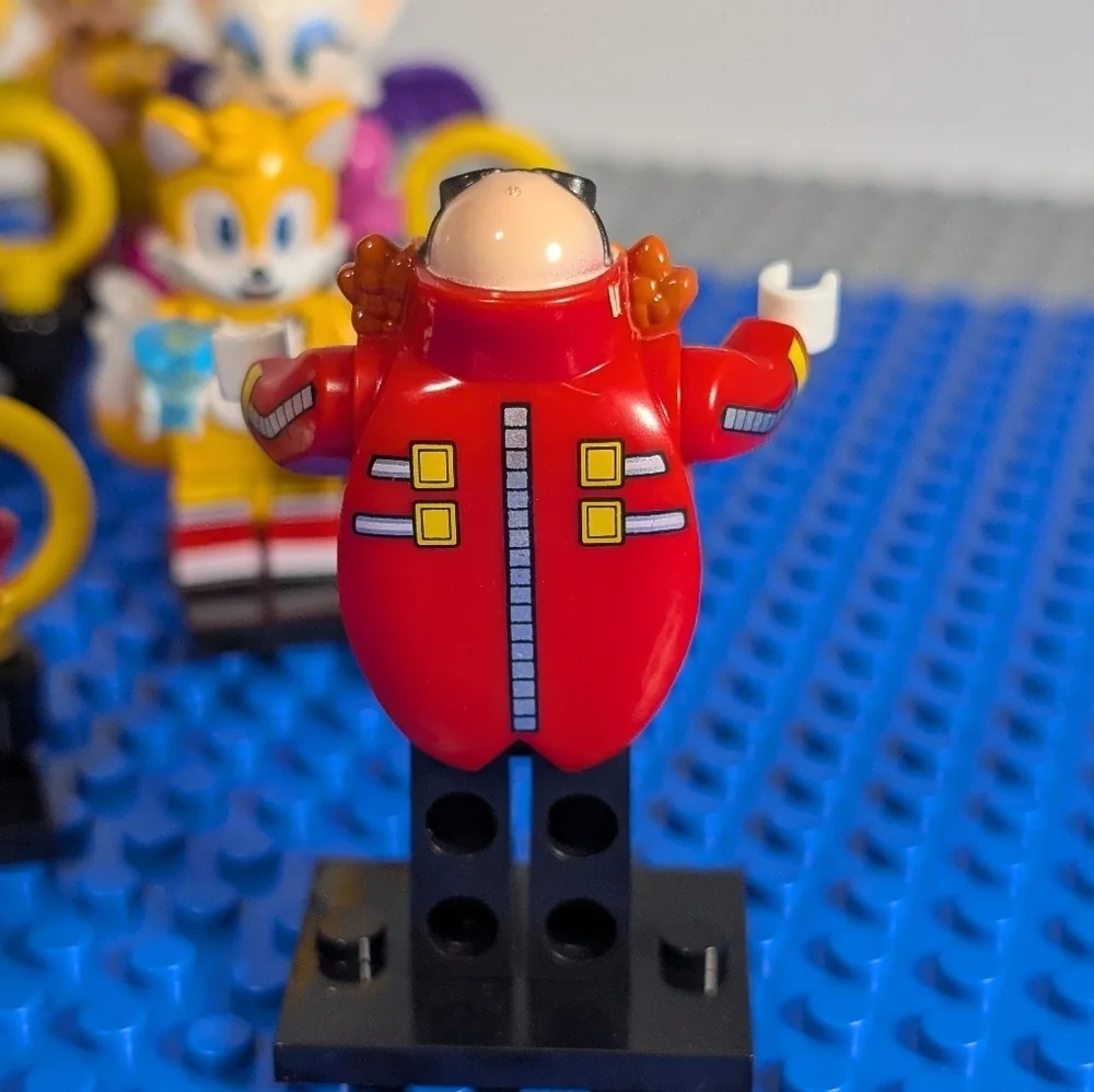 8 MINIFIGURES- Sonic the Hedgehog with Accessories - Sega- Lego Compatible